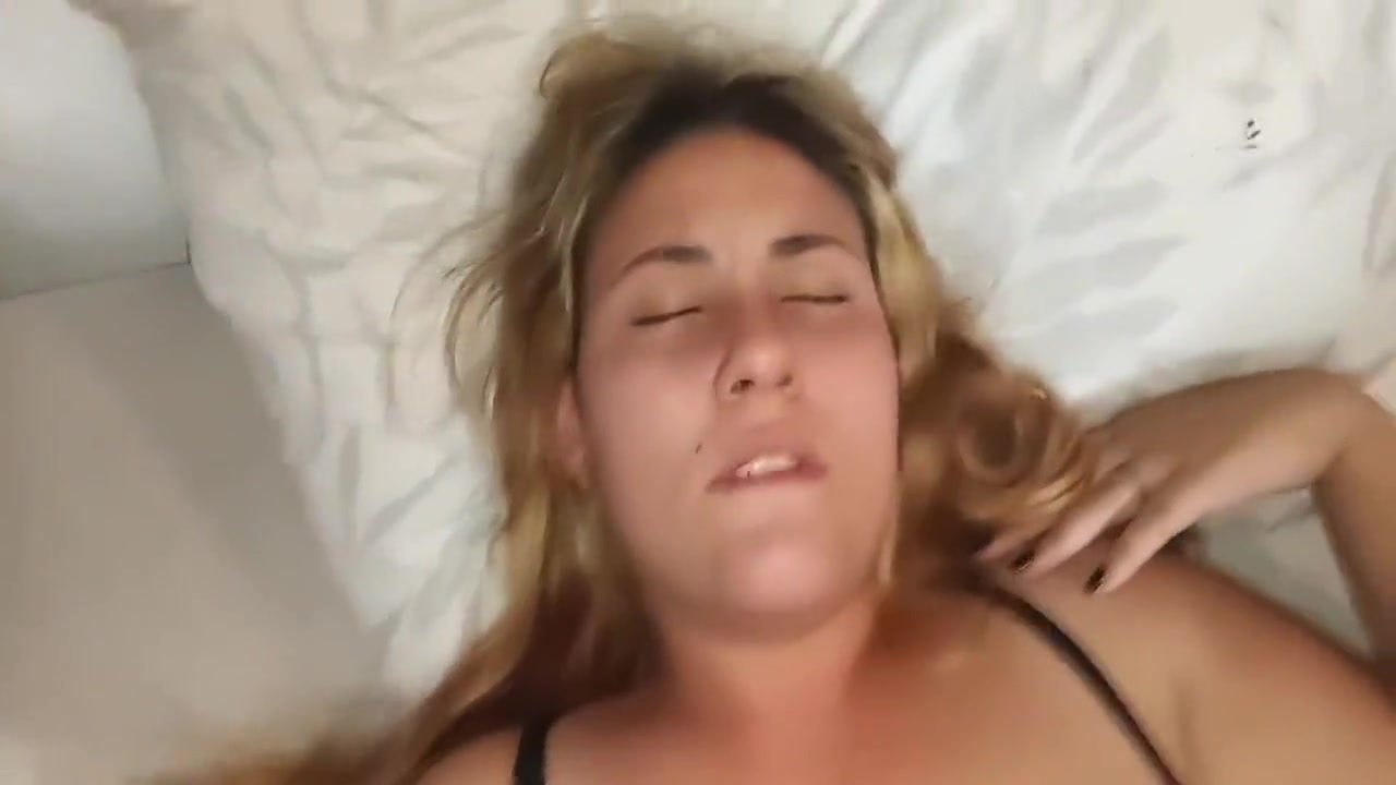 Mi Esposa Se Divierte Grabando Videos Y Disfruta Mucho Mientras Cojo 5 Min