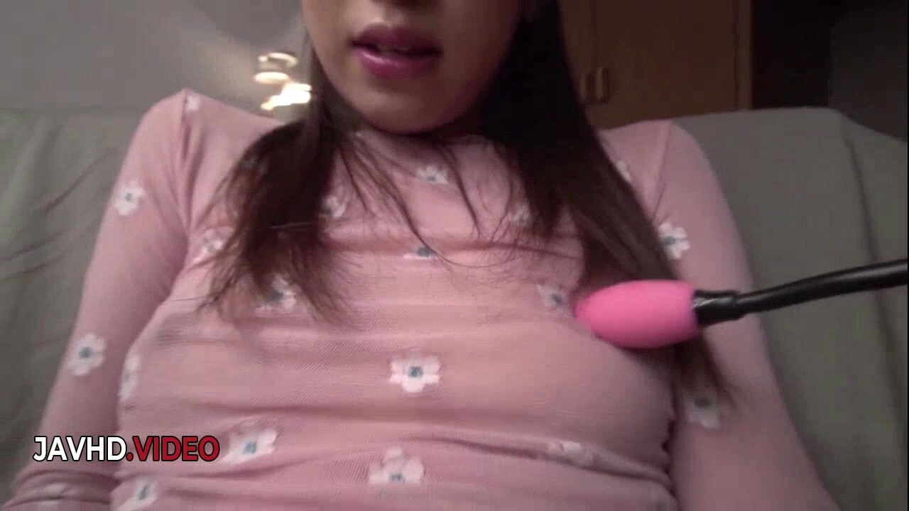 Slim Japanese beauty enjoys toy-filled pleasure
