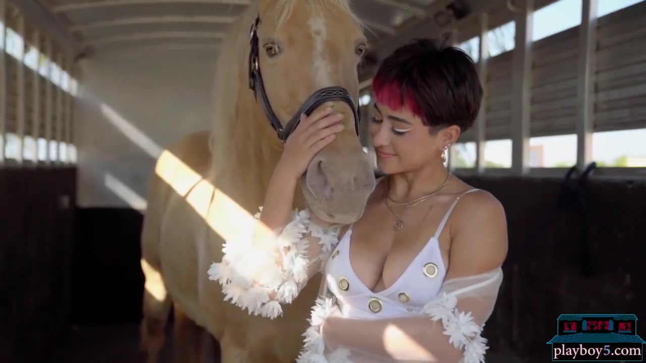 Mia Valentine In Curves Spic Likes To Ride