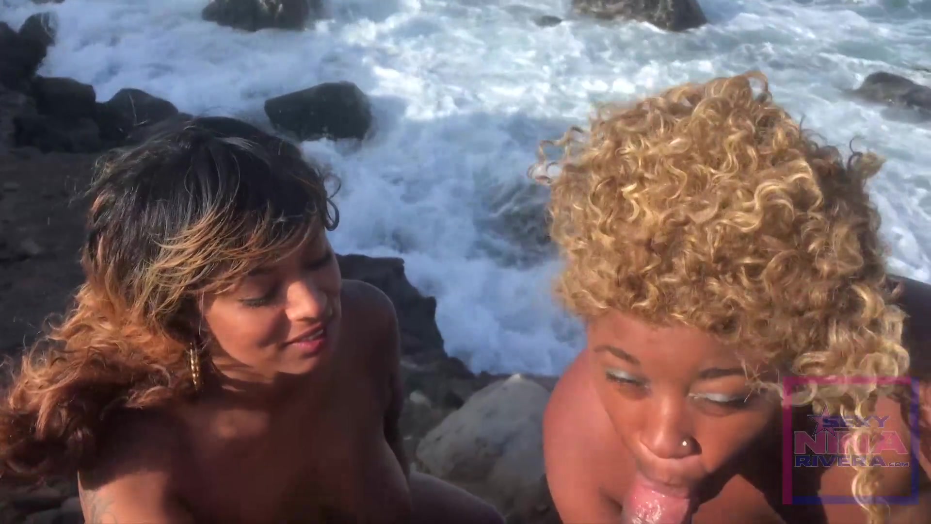 Head On The Rocks - Sexynina