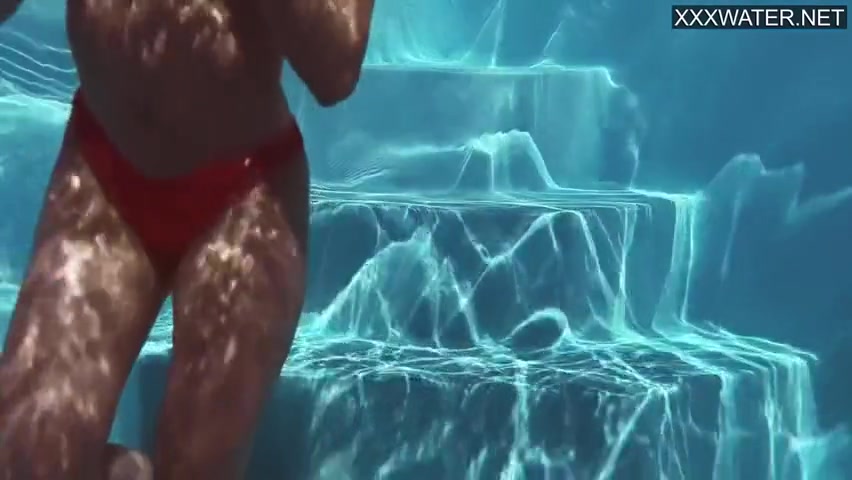 Yenifer Chacons Latina Underwater Nude Swim