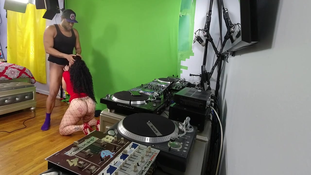 Queen Roguexxx 1 At Camera Angle #2) 4 Min