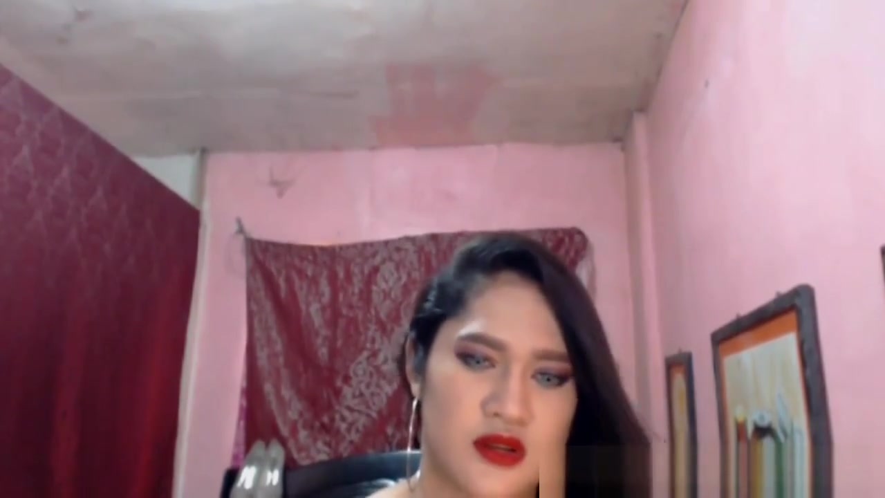 biggest shemale Masturbate And Playing Her vibrator All The Time