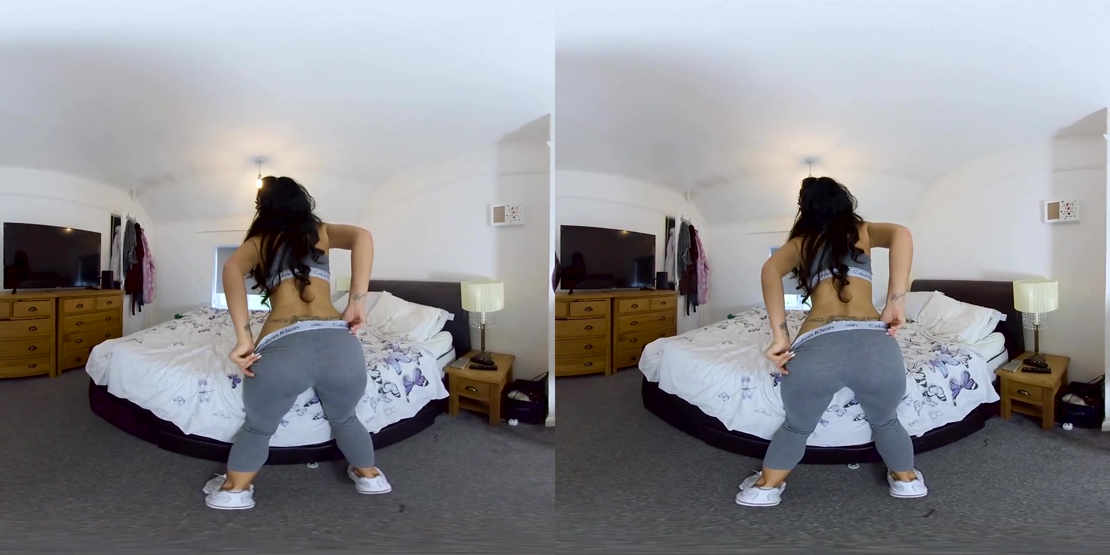 Bianca J in British stunner Bianca J strips off her Gym Gear - JimmyDraws