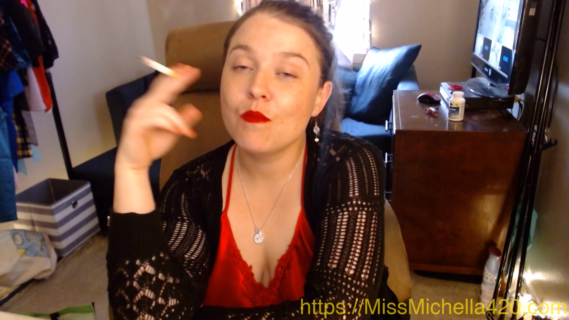 I Could A Better Orgasm From This Battery Than I Could Ever Get From You Little Shrimp Boy - Missmichella420