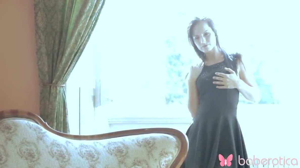 Hot Kari Is About To Take Off Her Dress And Masturbate