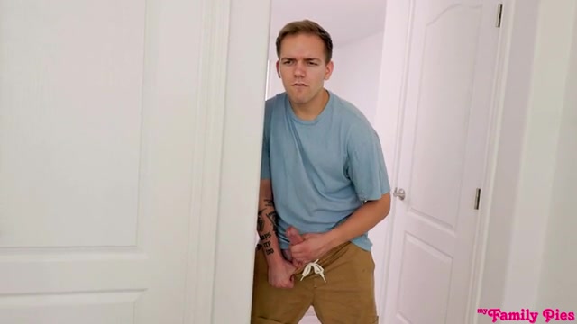 My Bitchy Stepsister Is Just So Hot - S28:E4 - Nubiles-Porn