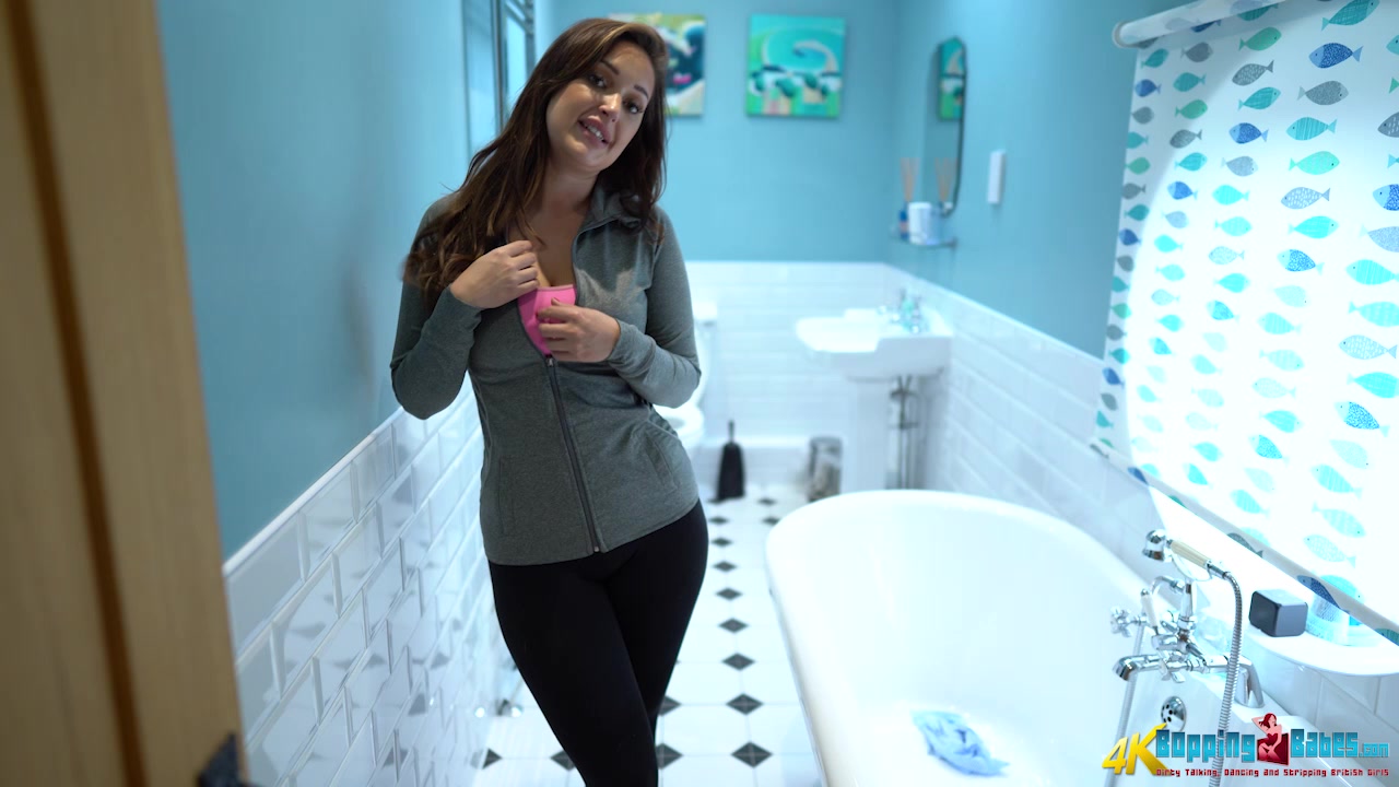 Frankie - Bath Time Strip Tease - BoppingBabes