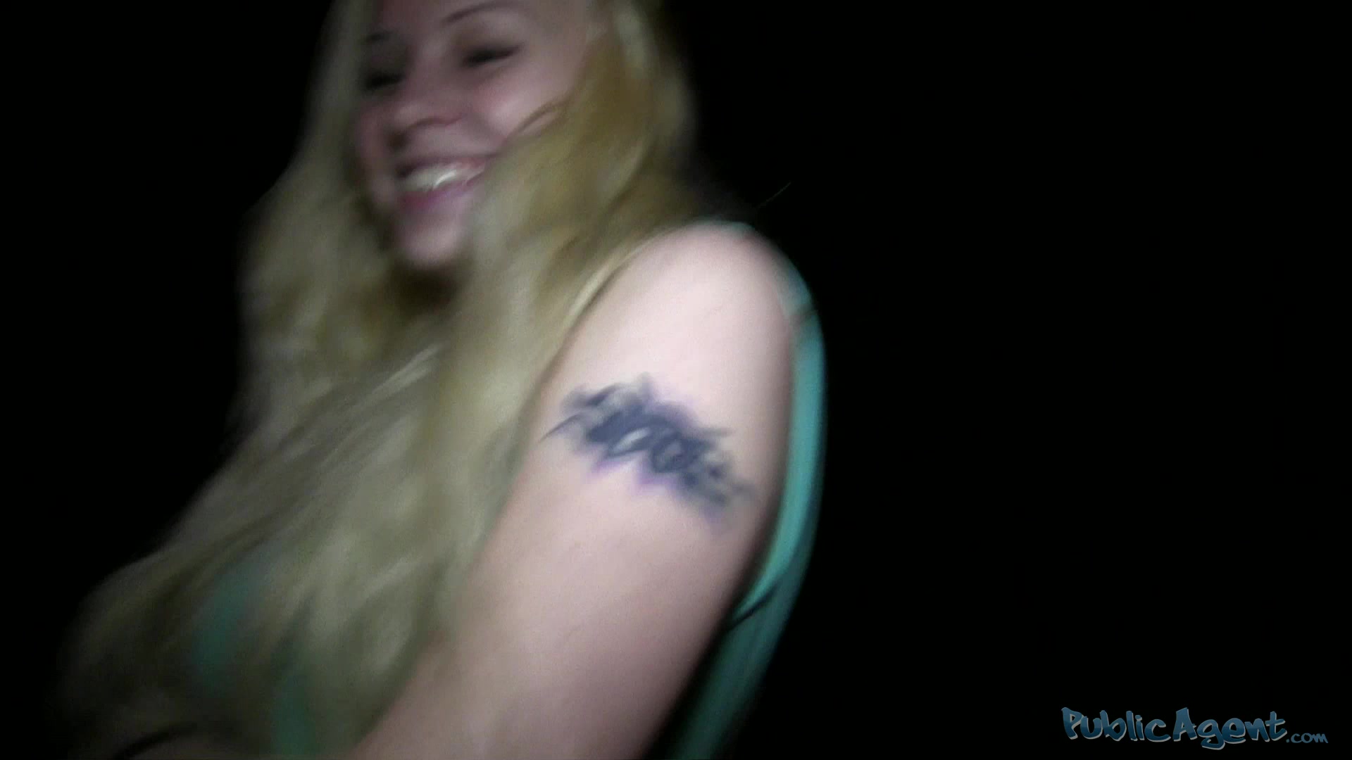 PublicAgent Clip. Lola