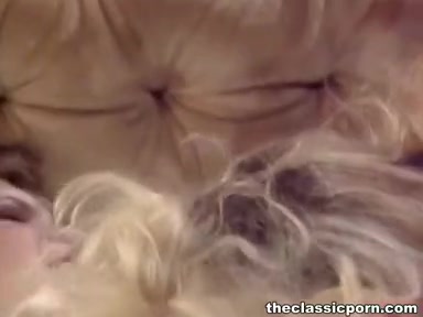 Lesbian facesitting and doggy fuck