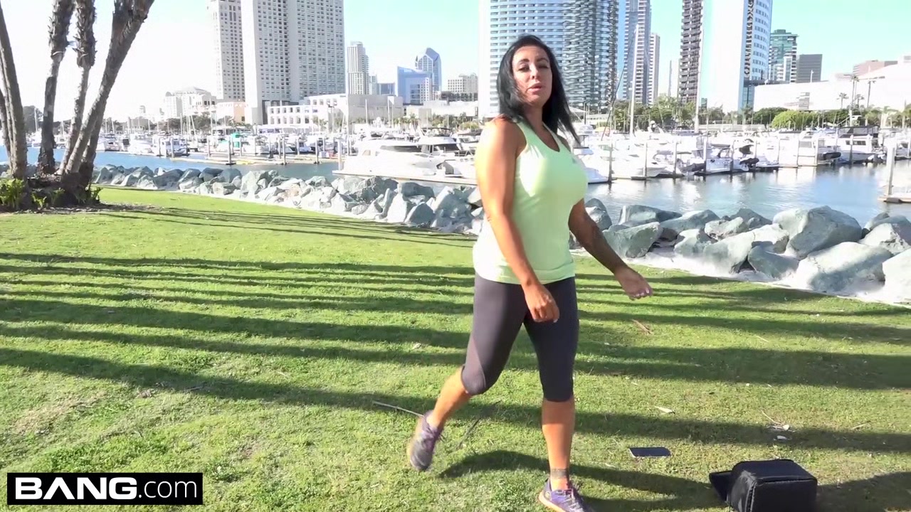 MILF Simone Garza's pussy is ready for a workout