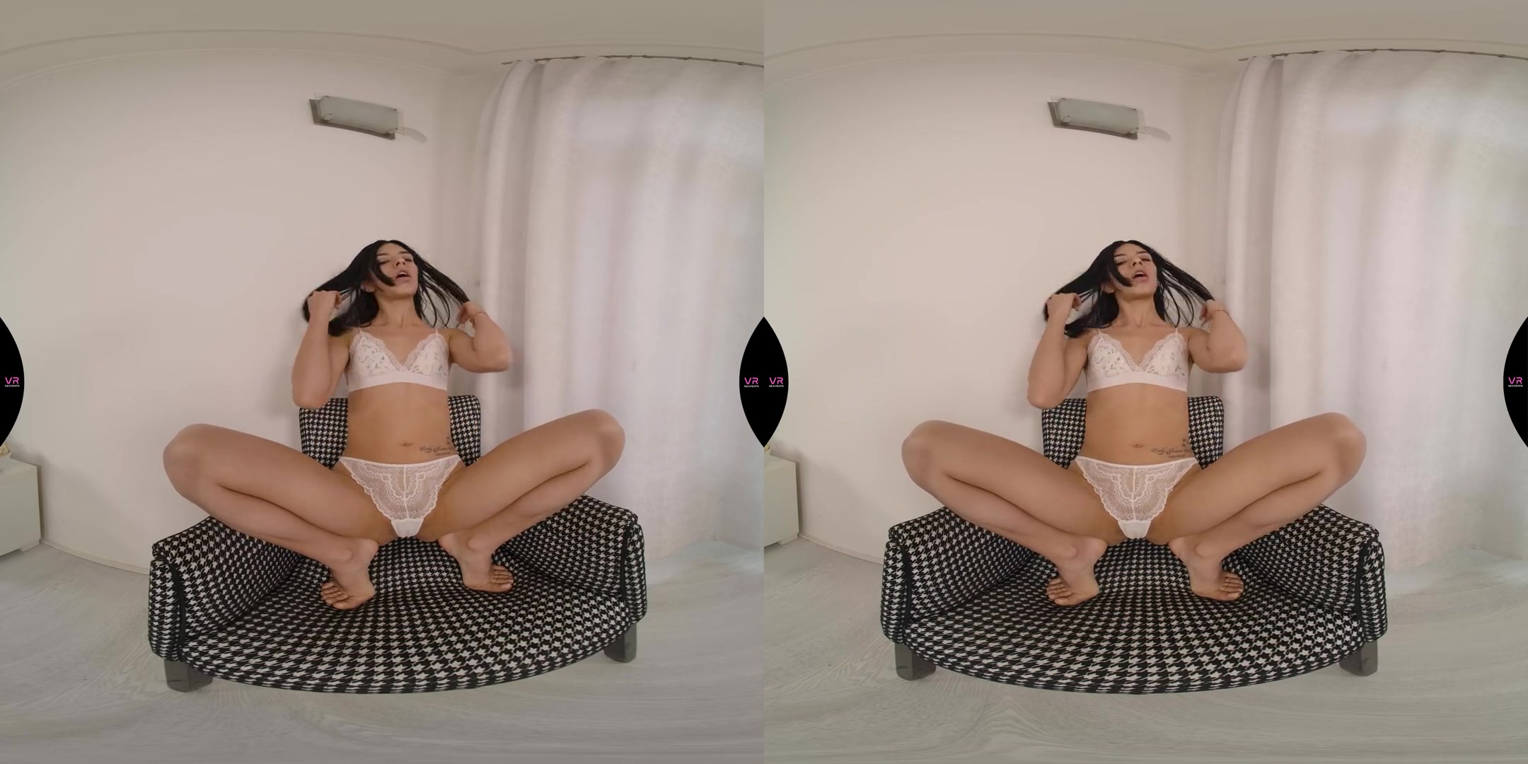 Hot Daniela Ortiz On The Sofa