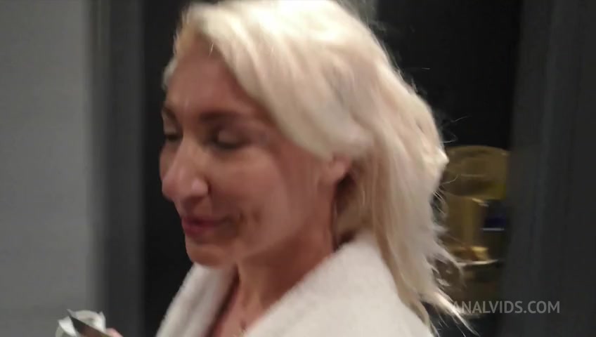 Rich cuckold orders BBC in anal for his wife JL049 - PissVids