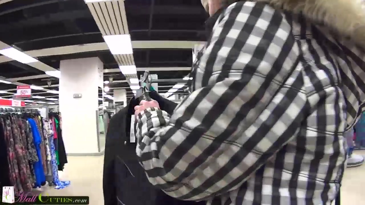 Two girls on public have sex for shopping free