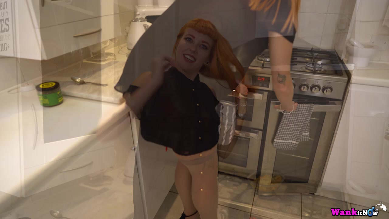 Auburn Fox - Kitchen Wank - Sexy Videos - WankitNow
