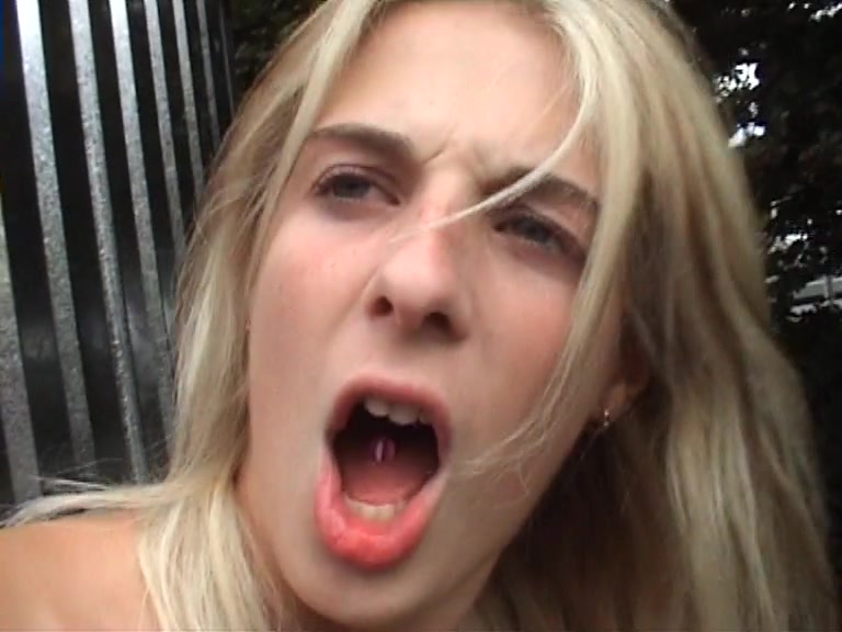 Amateur sex vid with a bimbo