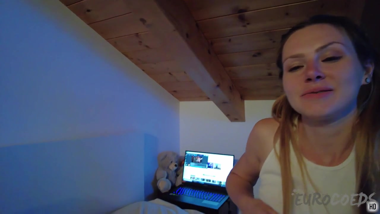 Pov Blowjob From Skinny And Hot Ginger Model Lea While On Vacation