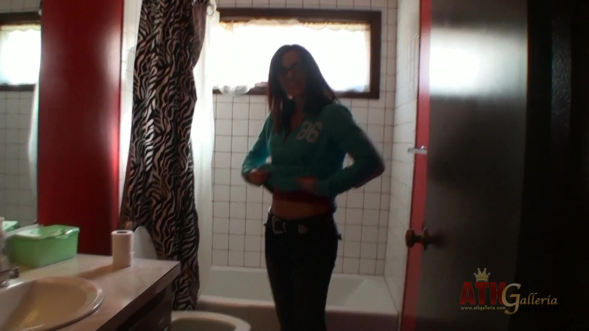 Aubrey James talks about the set of her video shoot