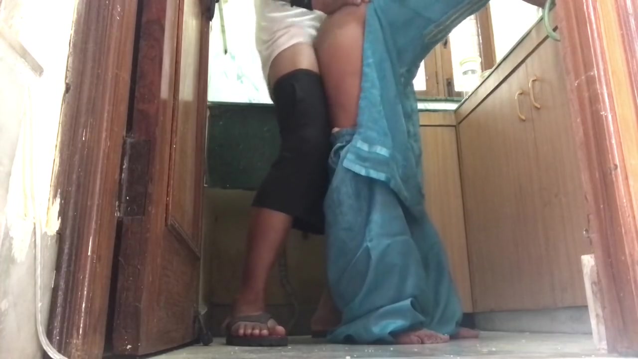Behanchod Padosi Ki Biwi Ko Hi Piche Se Pel Diya