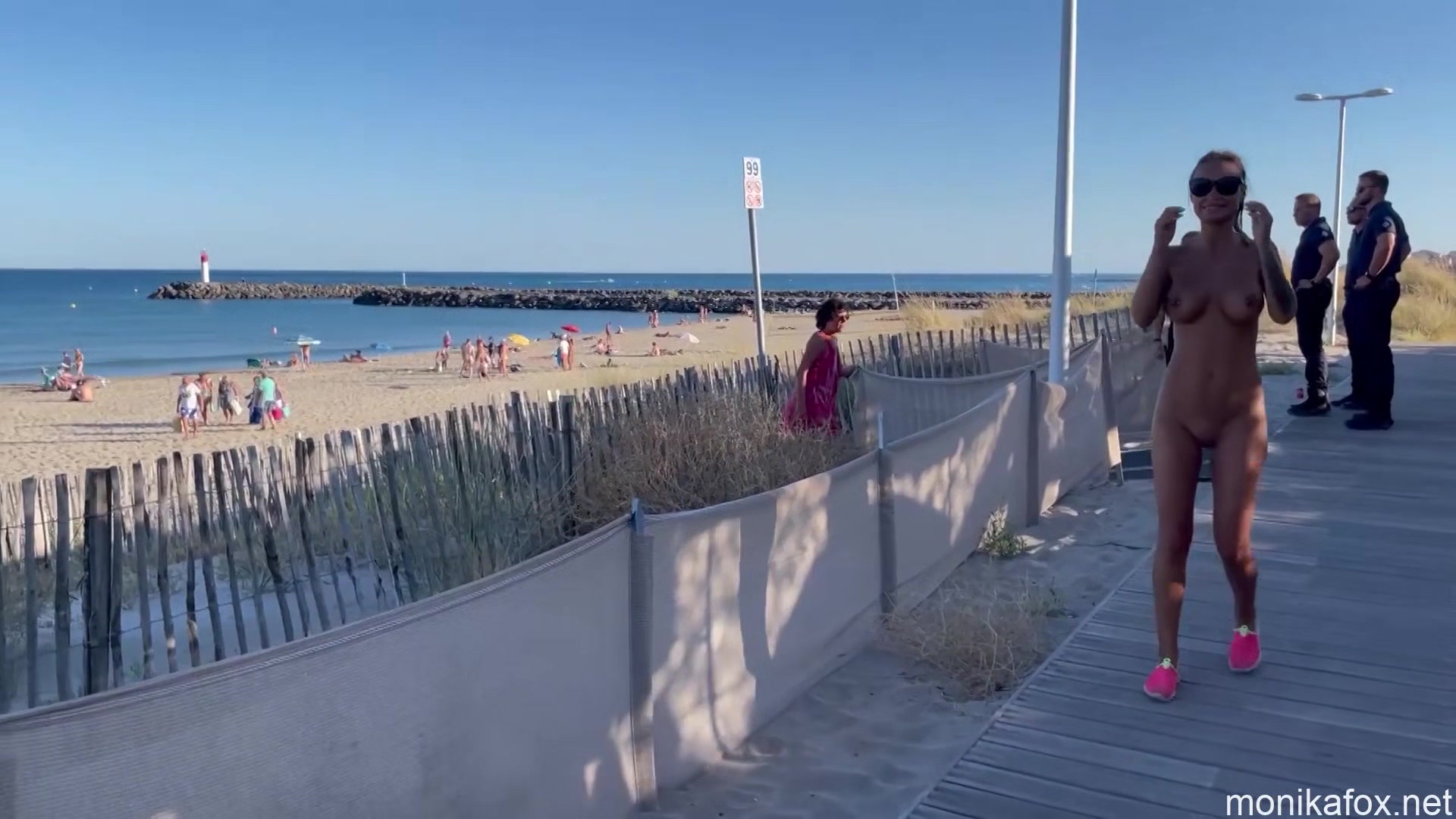 Monika Fox Naked Walks In Front Of The Police - Monikafox