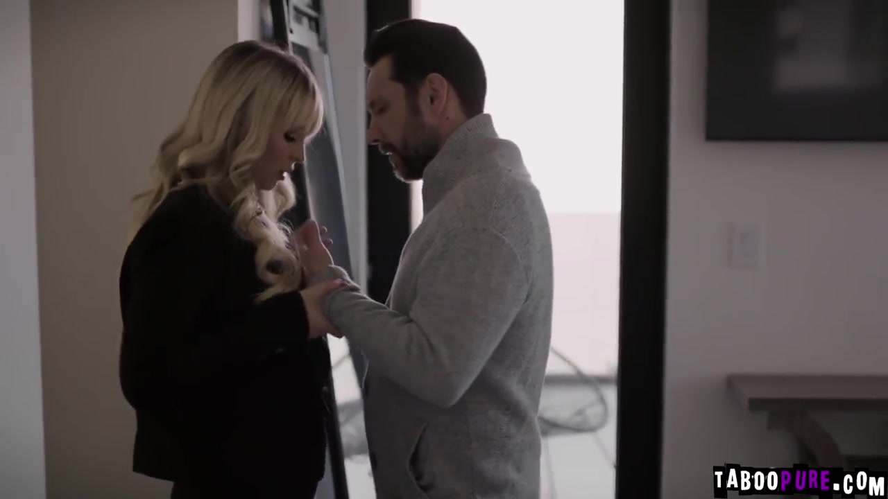 Tommy Pistol, Lilly Bell And Mona Azar In And Hides From To Fuck