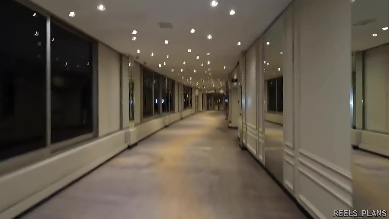 Peruvian Teen 18+ Thief Caught And Fucked In Anal In The Toilets Of A Hotel By 2 Strangers !!
