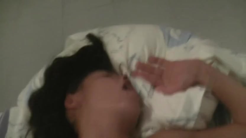 In this amateur clip is shown just one cock and one sexy body