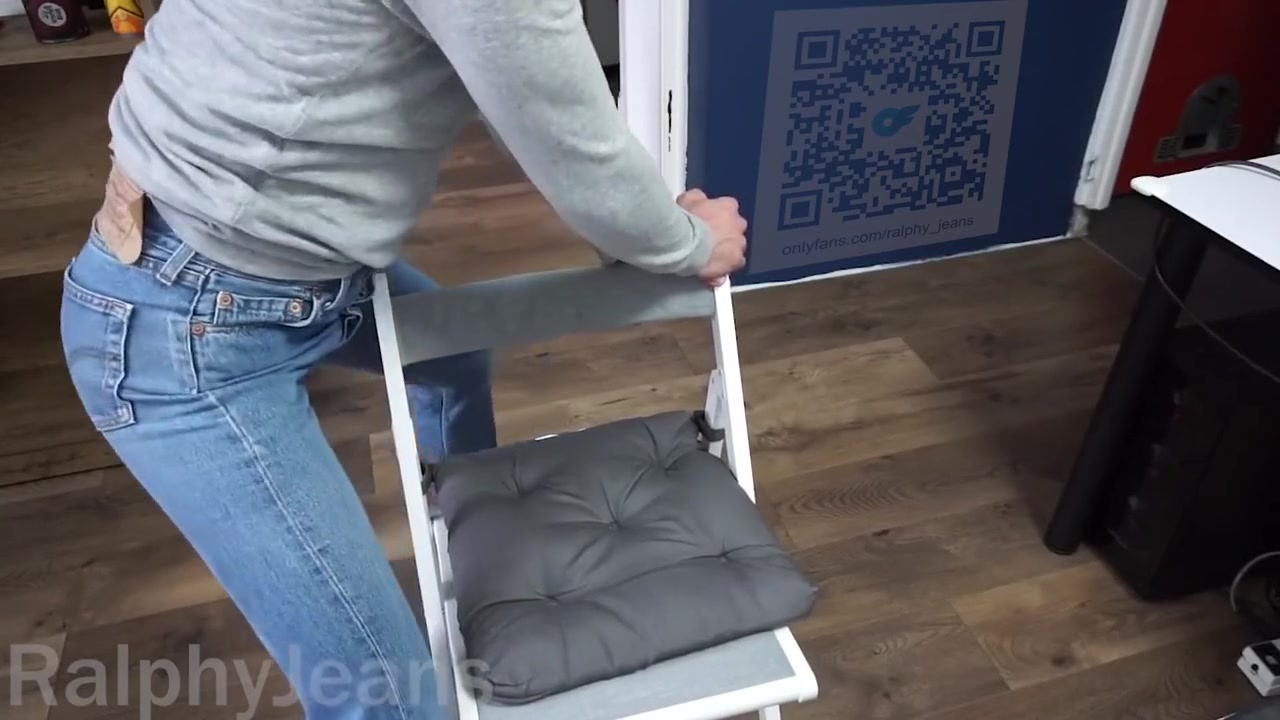 Rubbing In My Levis Jeans And Moaning While Fucking The Chair And Cum Accidently