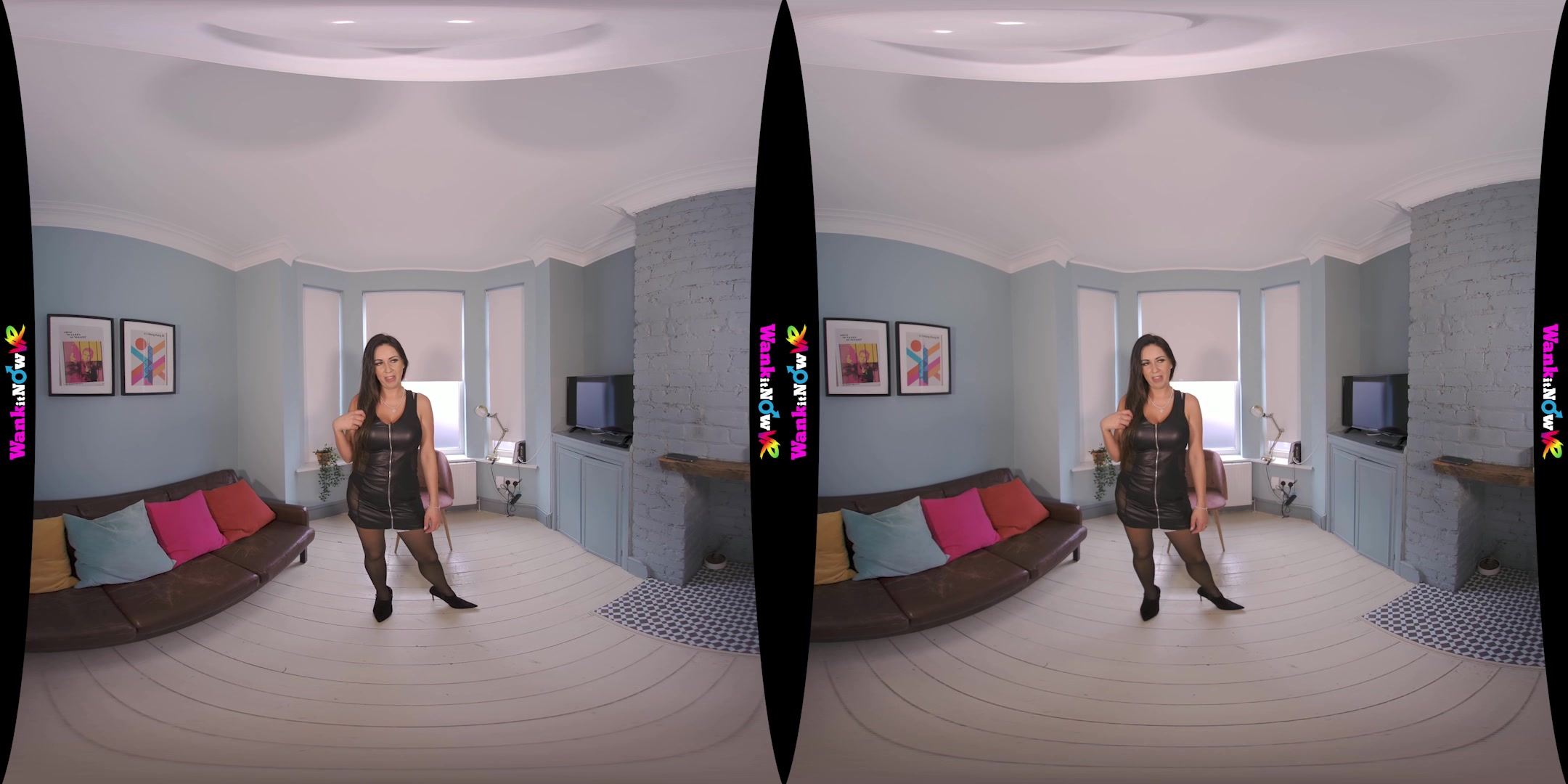 Housemate Strip featuring Roxxy Lea - WankitNowVR