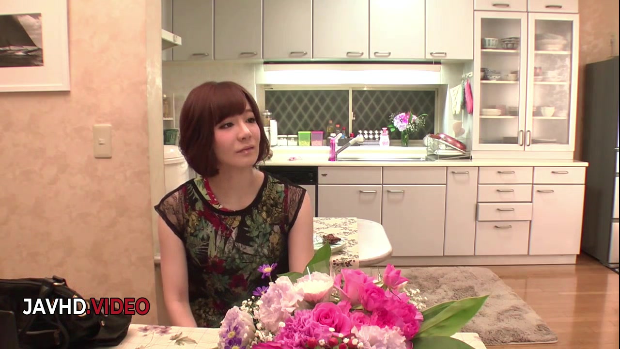 Fiery Asian beauty indulges in kitchen pleasure feast