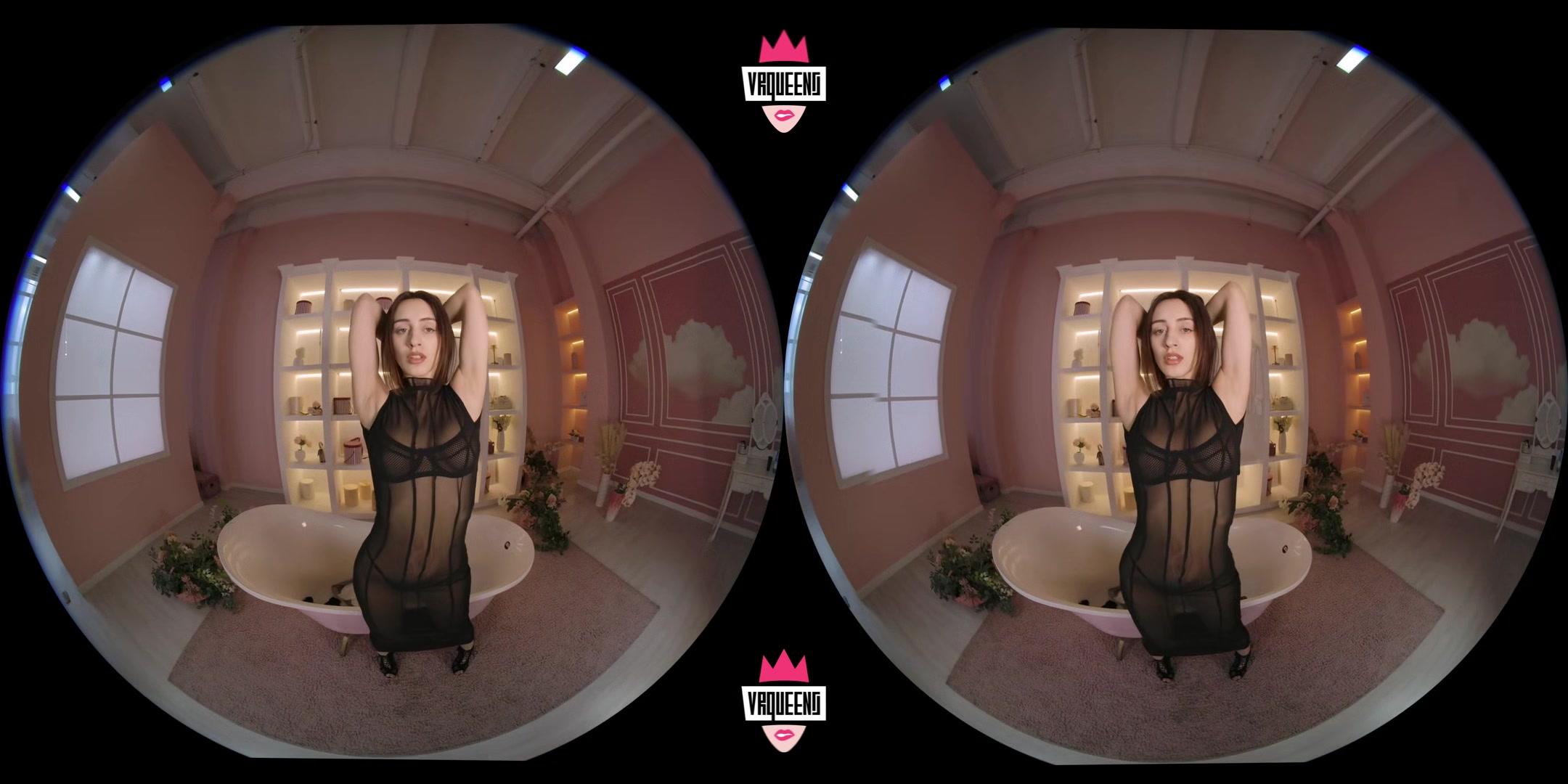 She Is Back For You - Vr Queens