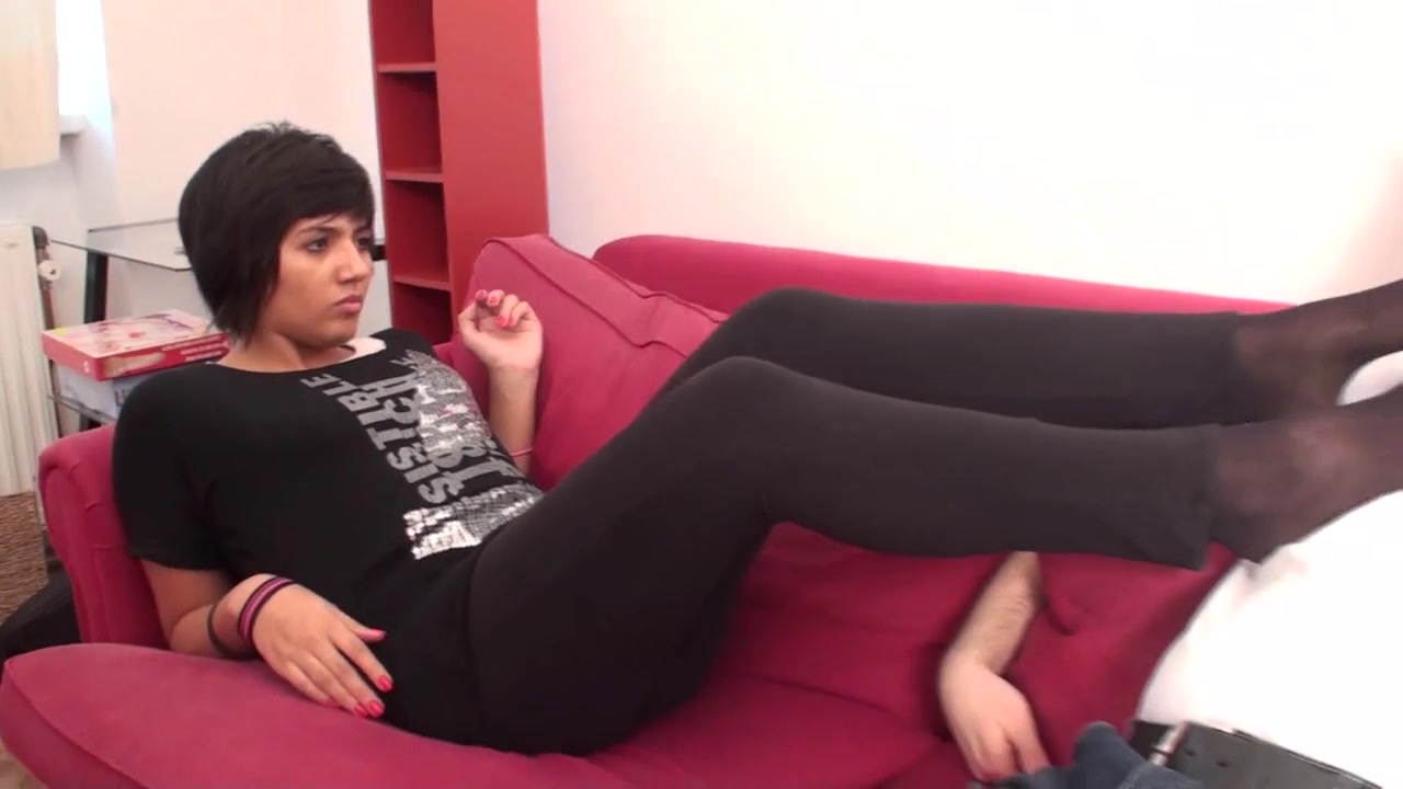 Smelling of teen 18+'s feet by Foot Girls