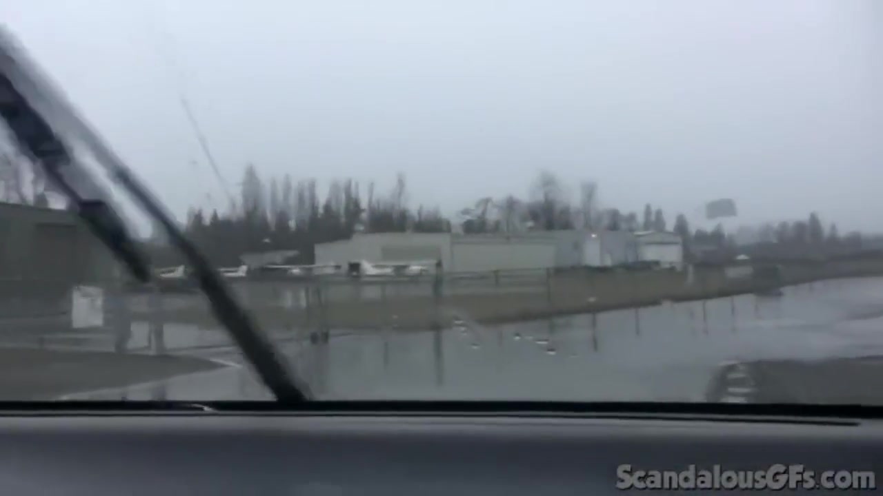 teen 18+ Hottie Masturbates In Car