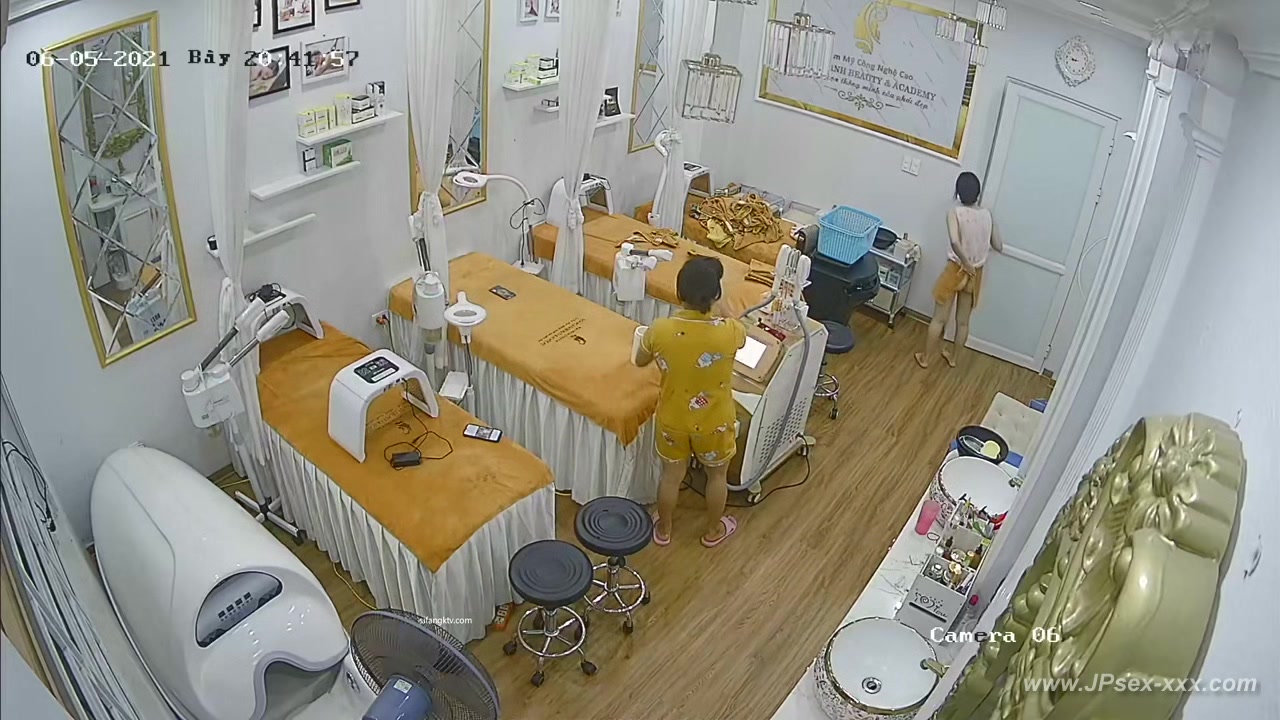 chinese cosmetic salon.2