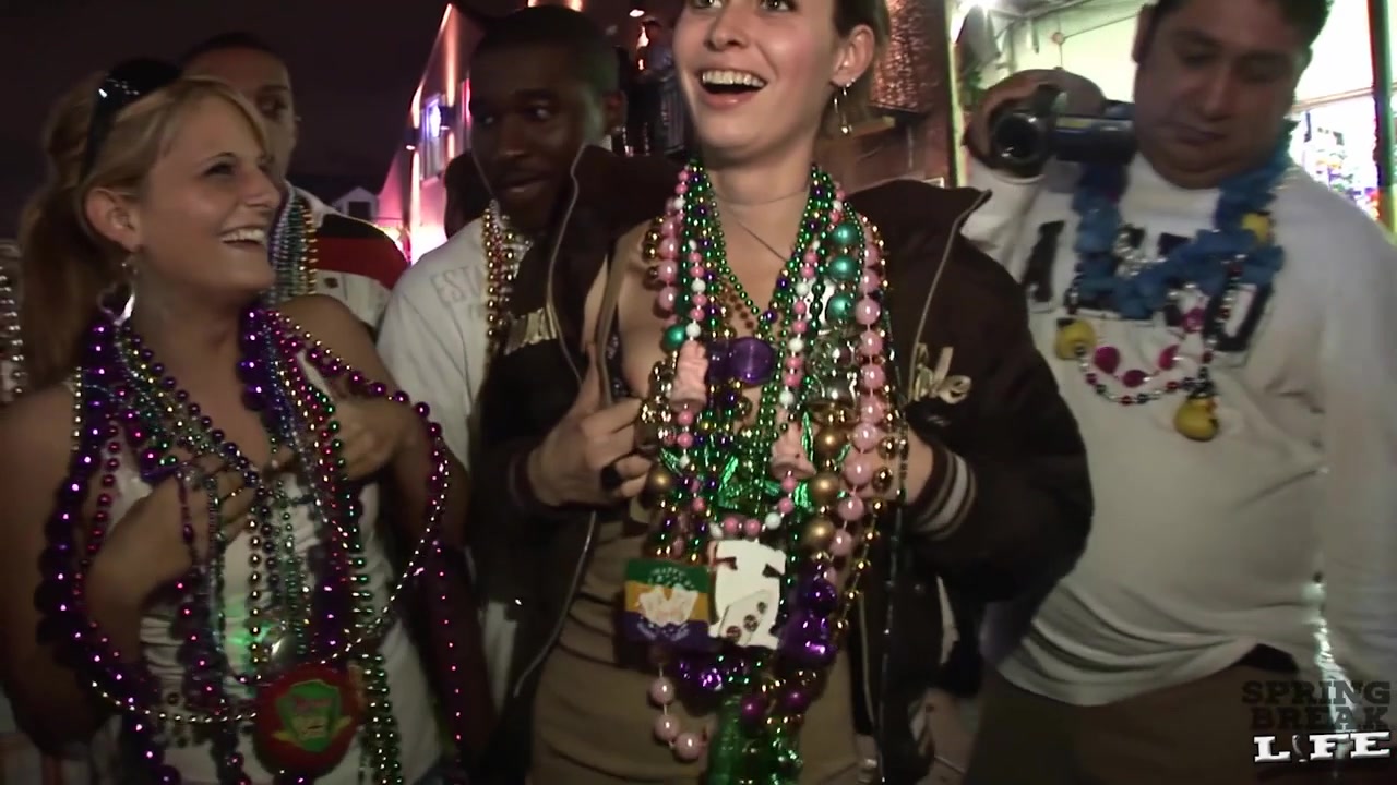 Mardi Gras Street Girls Flashing Tits And Pussy In Public New Orleans