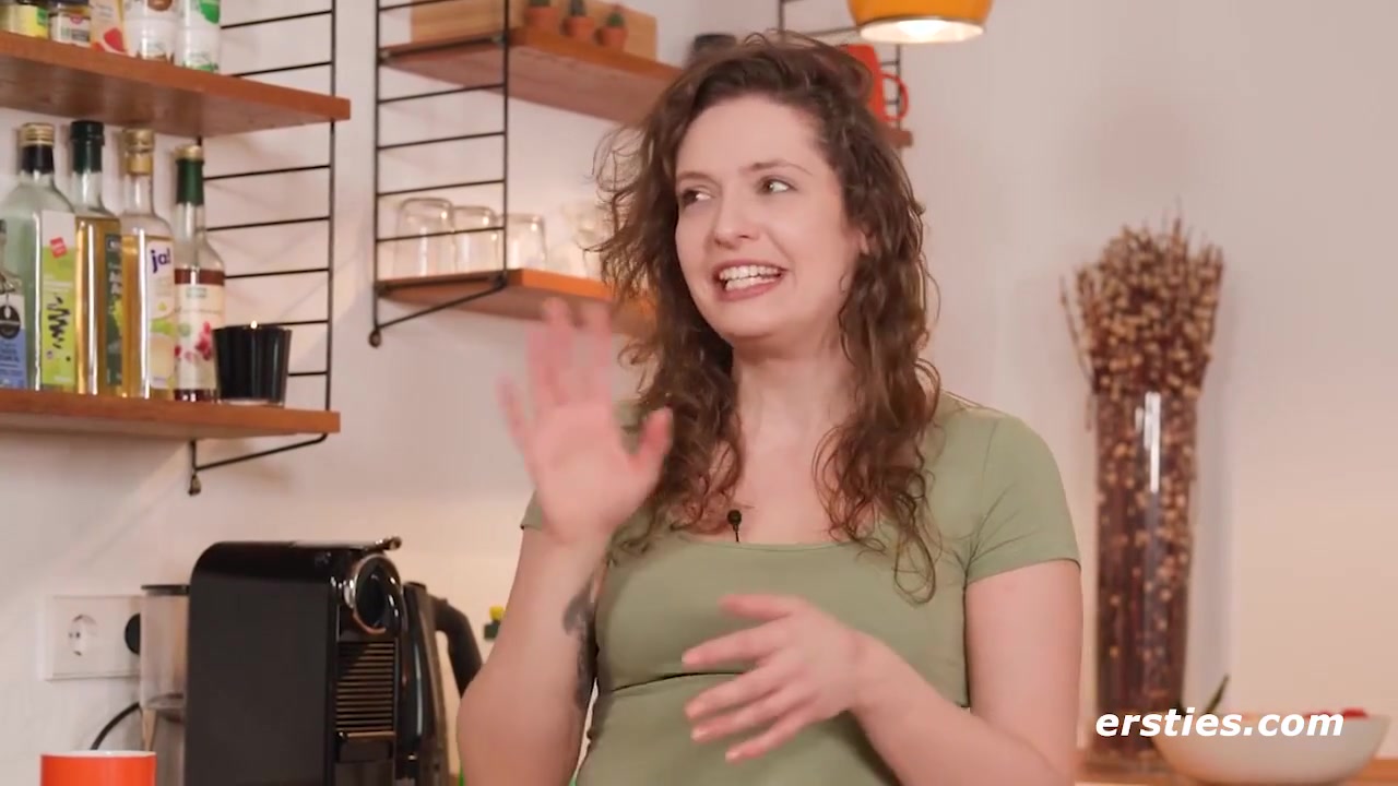 Fabienne Spritzt Den Spiegel Nach Fisting Und Doppel-penetration Voll