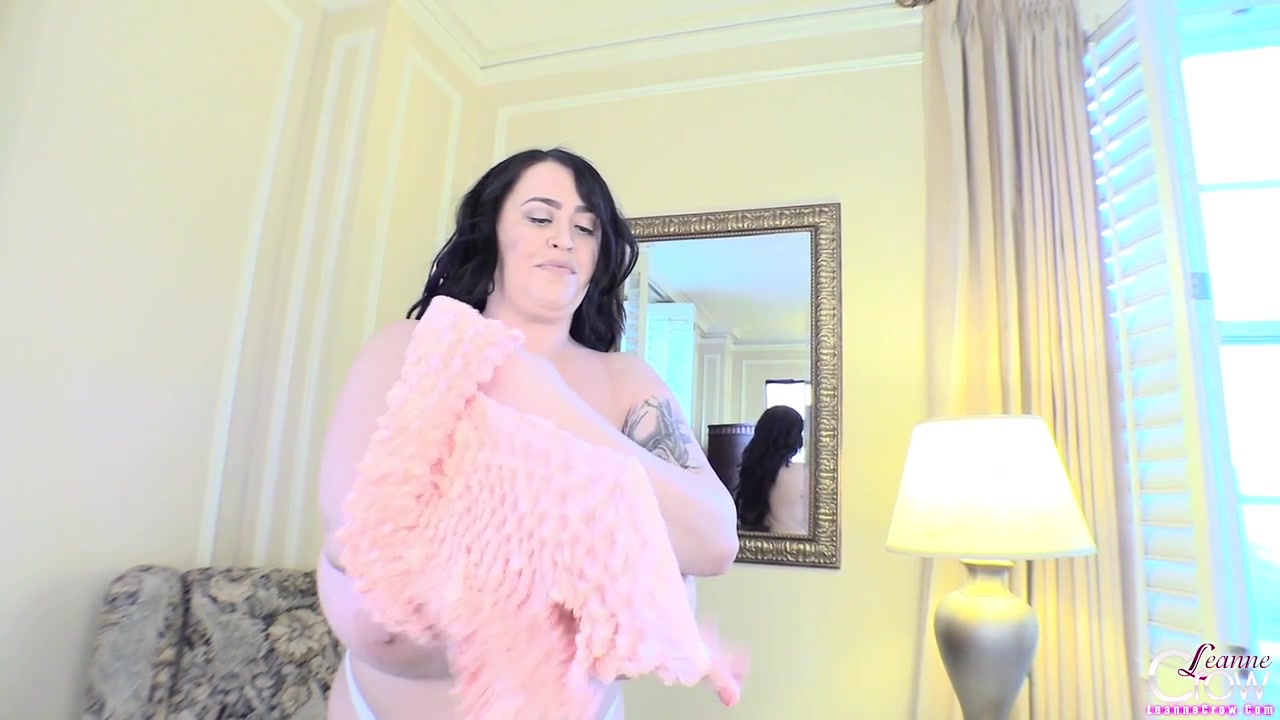 Leanne Crow - Fan Outfit Pink Top 2