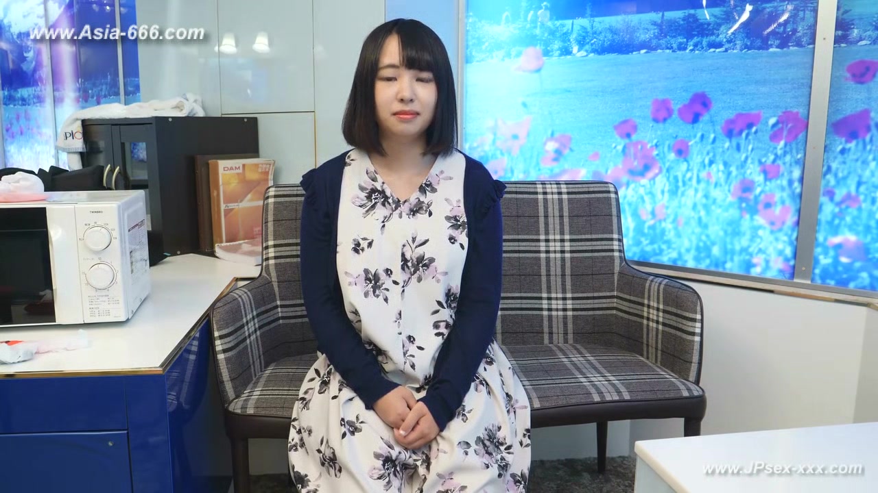 漂亮的日本素人無修正做爱内射视频.612