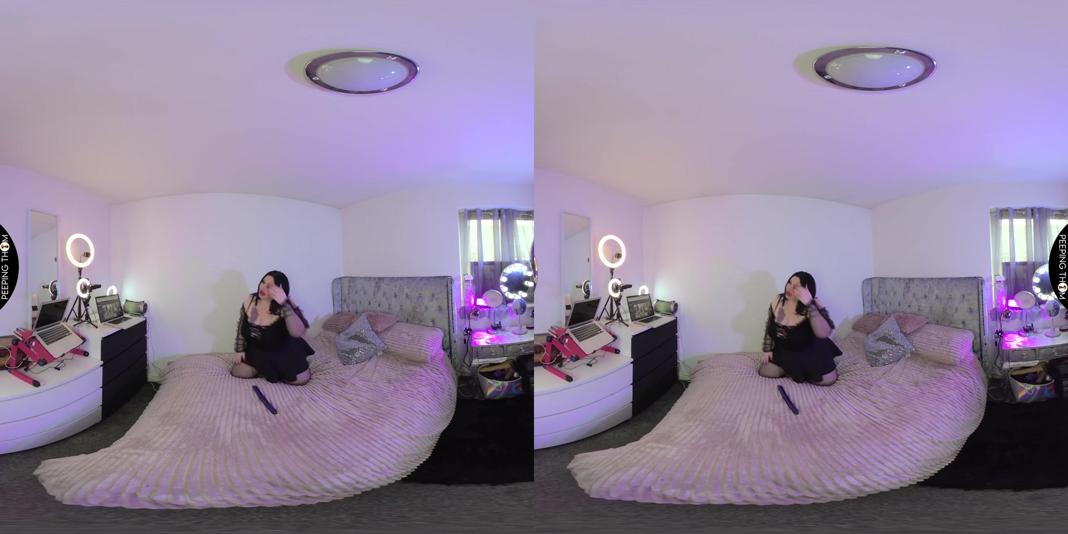 Mia MILF - Watch Me On Webcam - PeepingThom