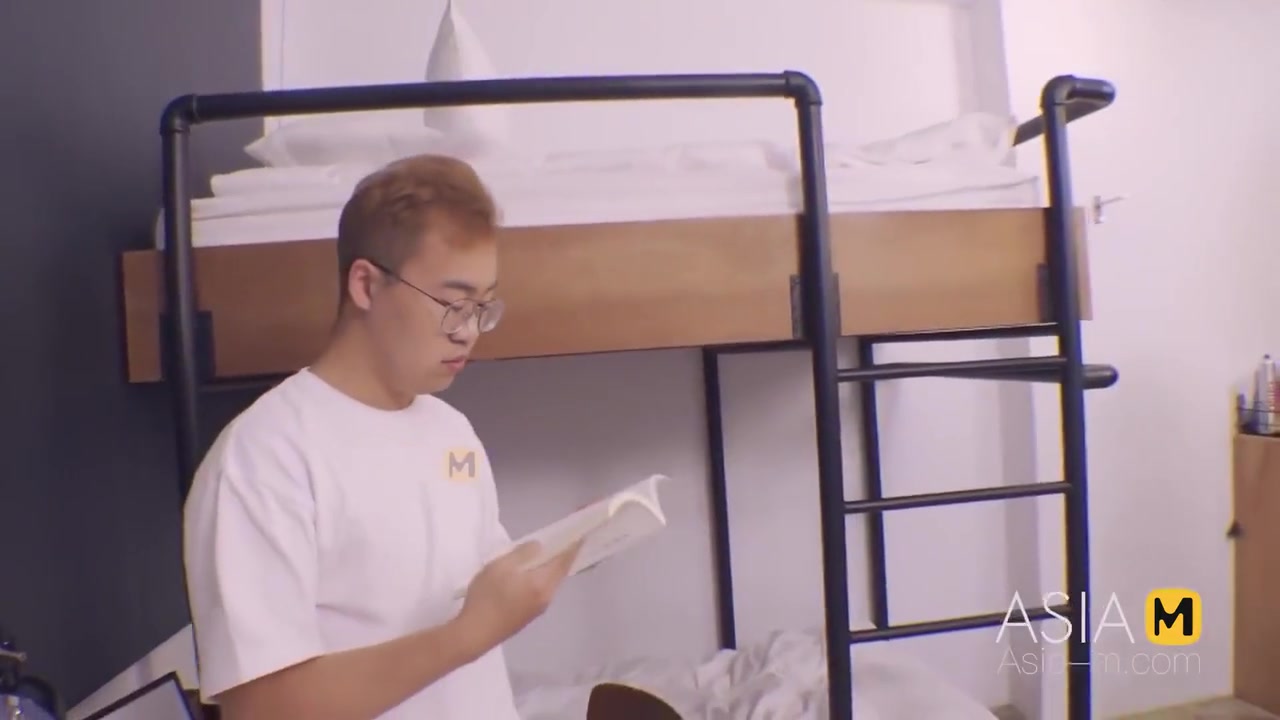 Mdht 0007 Horny Hotel Female Classmate Sucking Game
