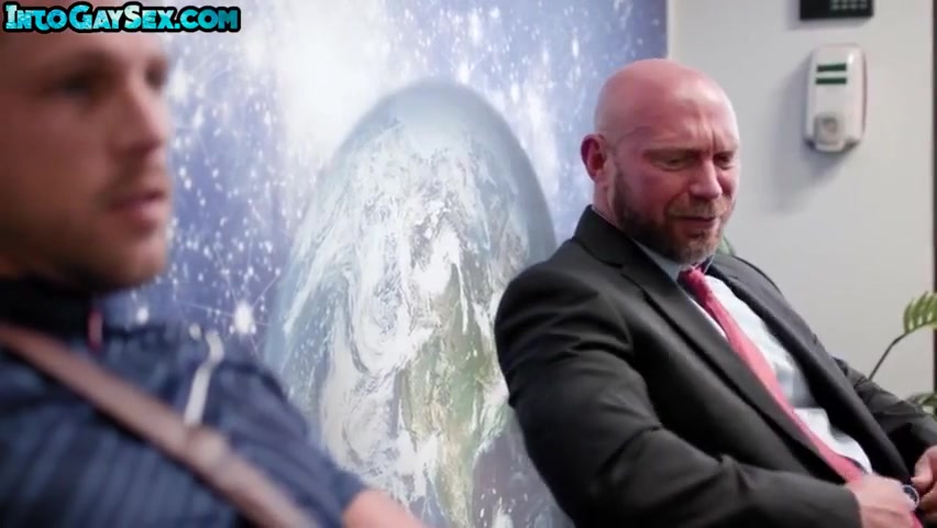 Athletic Jock Fucks Dilf After 69 Bj In Public Waiting Room
