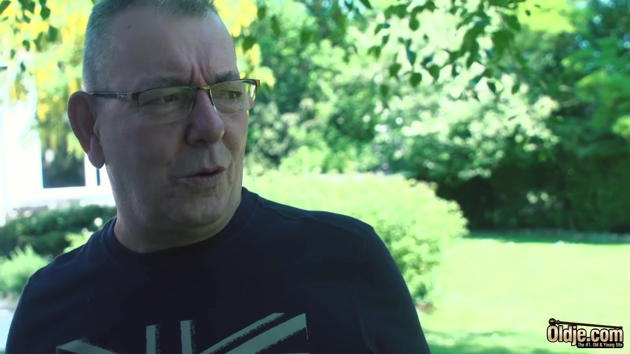Grandpa makes teen 18+ wet with his "hose"