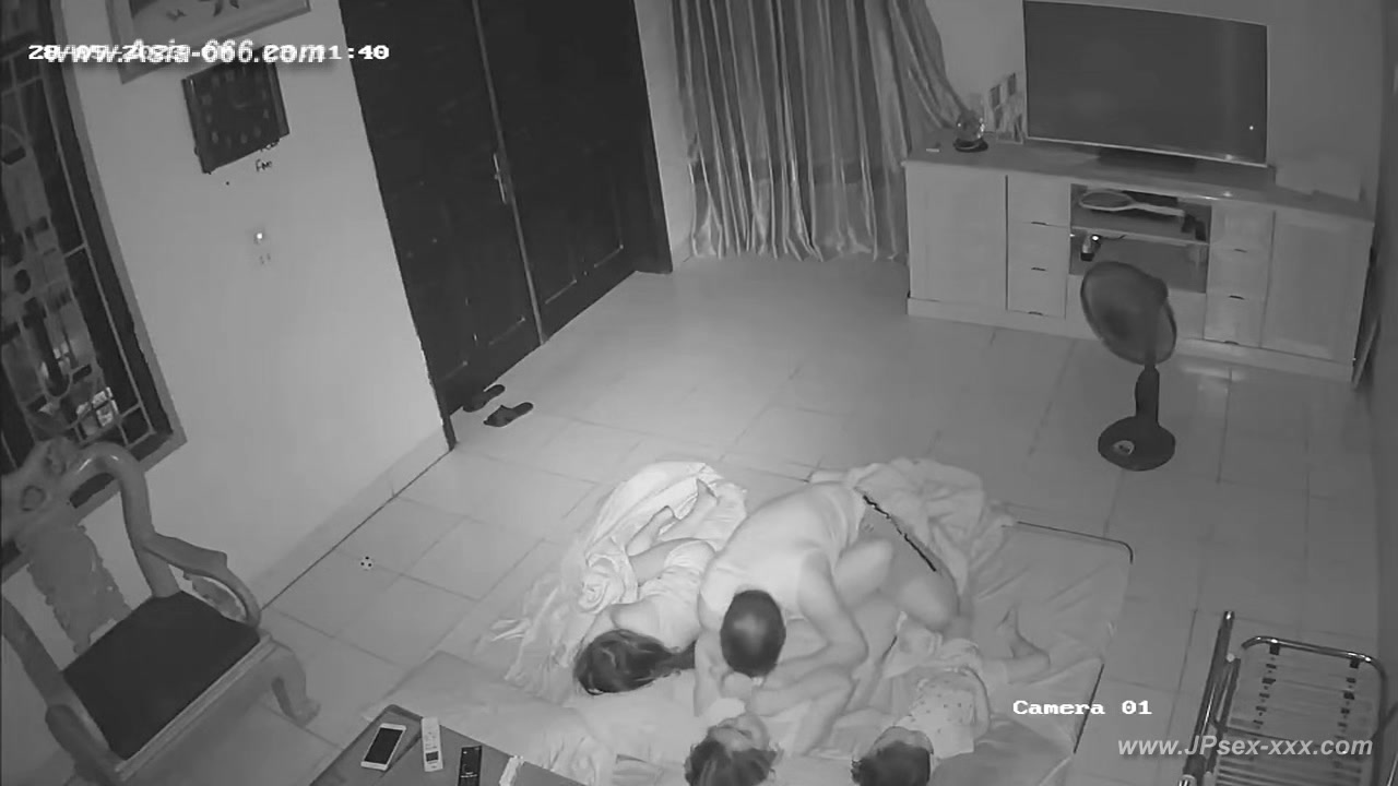 Hackers use the camera to remote monitoring of a lover's home life.610