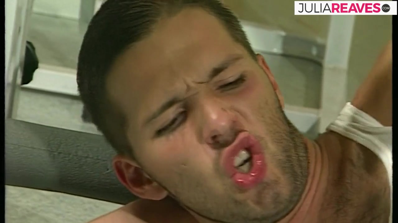 In The Gym The Granny Got Really Horny - DeutscheOmas