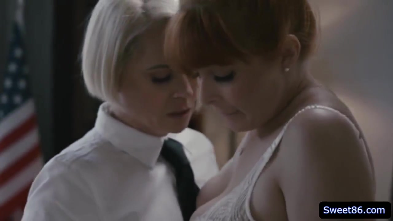 Smoking Hot Coeds And Lick Pussi - Penny Pax And Helena Locke