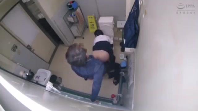 04959,A woman who is fucked and writhes in agony