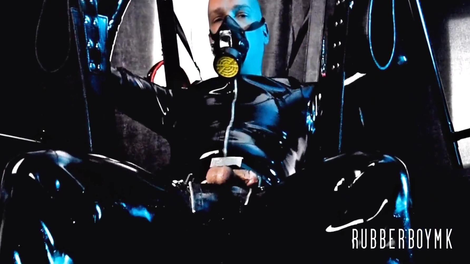 Pissing Hard In Rubber