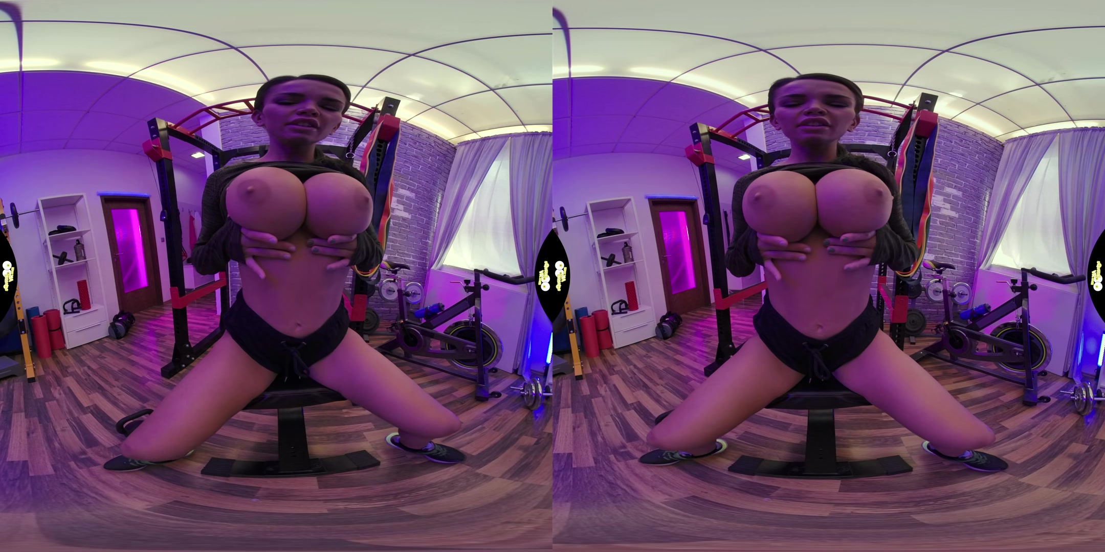 Alone in Fitness - SqueezeVR