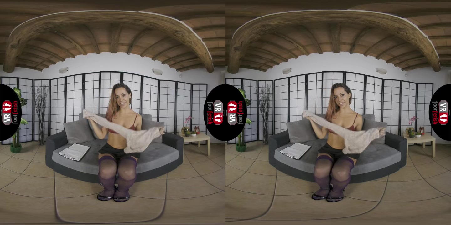 The Attractive Brunette Elettra Enjoys Posing And Massaging Her Beautiful Feet In Virtual Reality - VRFootFetish