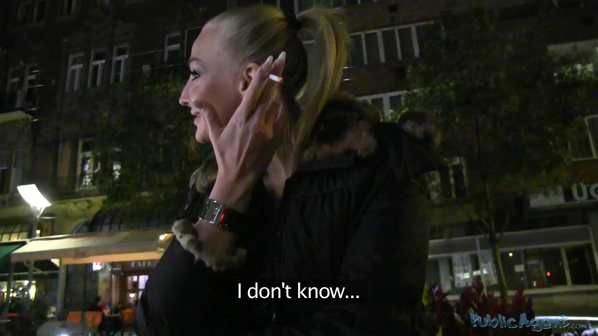 Tattooed blonde showed her amateur beauties in the night